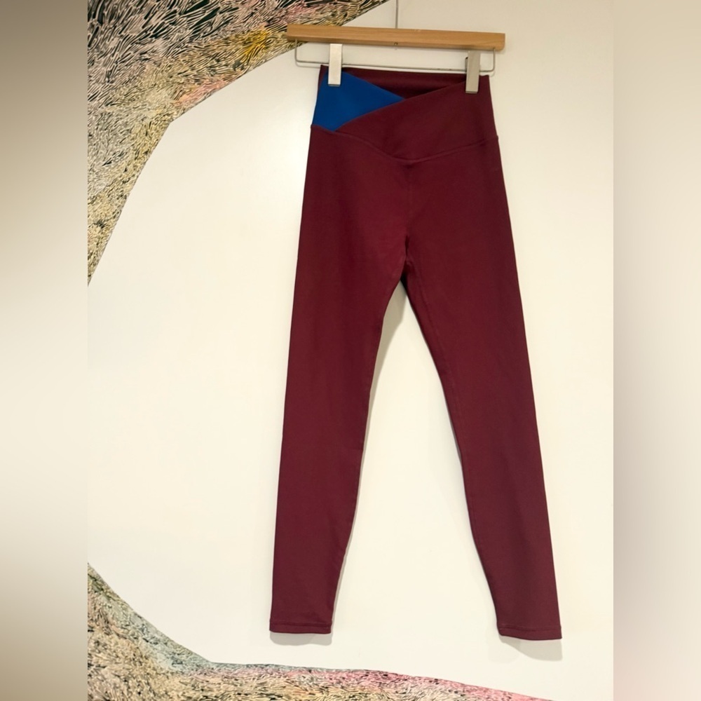 Wilo the Label Plum criss cross plum blue waist ribbed 7/8 length leggings XS